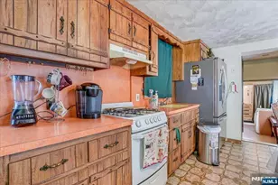 43 Maitland Pl, Garfield, NJ 07026 - Photo 4