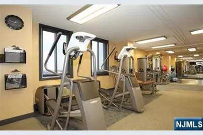160 Overlook Avenue 11B #11B, Hackensack, NJ 07601 - Photo 24