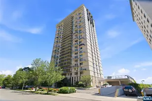 160 Overlook Ave 11B, Hackensack, NJ 07601 - Photo 2