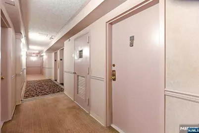160 Overlook Avenue 11B #11B, Hackensack, NJ 07601 - Photo 4