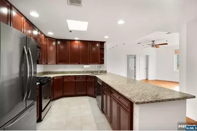 515 Gregory 8 #8, Weehawken, NJ 07086 - Photo 4