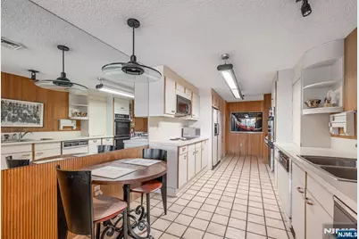 1360 Hamburg Turnpike 409 #409, Wayne, NJ 07470 - Photo 10