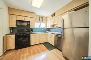 560 Boulevard, New Milford, NJ 07646 - Photo 4