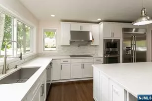 2 Monument Pl, Cresskill, NJ 07626 - Photo 8
