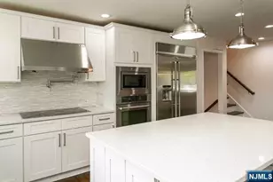 2 Monument Pl, Cresskill, NJ 07626 - Photo 10