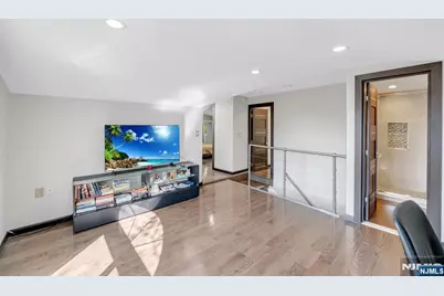 247 Glenwood Avenue, Leonia, NJ 07605 - Photo 24
