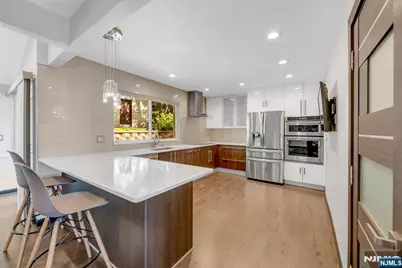247 Glenwood Avenue, Leonia, NJ 07605 - Photo 10