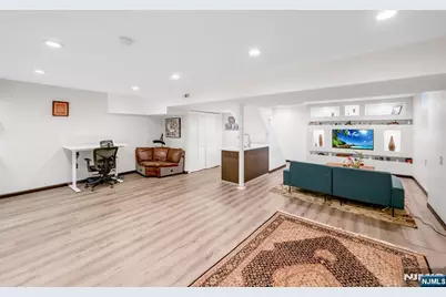 247 Glenwood Avenue, Leonia, NJ 07605 - Photo 30