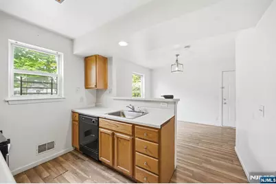 24 Johnson Avenue, Newark, NJ 07108 - Photo 12