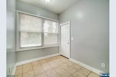 564 Sanford Avenue, Newark, NJ 07106 - Photo 12
