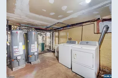 564 Sanford Avenue, Newark, NJ 07106 - Photo 16