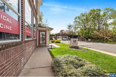 582 Franklin Avenue, Nutley, NJ 07110 - Photo 2