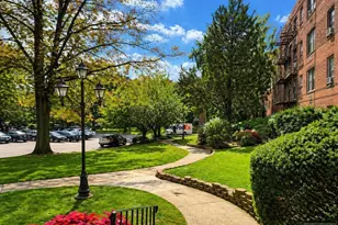 2339 Hudson Terrace E9, Fort Lee, NJ 07024 - Photo 2