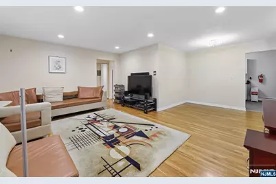1-29 Virginia Drive 129B #129B, Fair Lawn, NJ 07410 - Photo 10