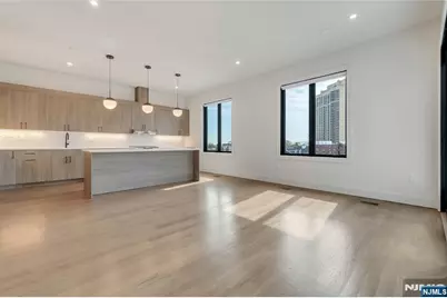 240 Columbia Avenue 5 #5, Fort Lee, NJ 07024 - Photo 4