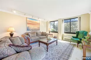 200 Winston 109, Cliffside Park, NJ 07010 - Photo 12