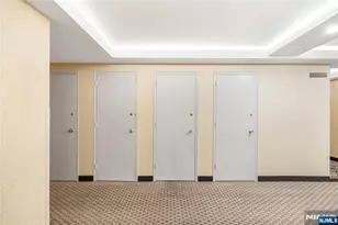 200 Winston 109, Cliffside Park, NJ 07010 - Photo 34