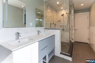 38 Hilliard Ave 1, Edgewater, NJ 07020 - Photo 12