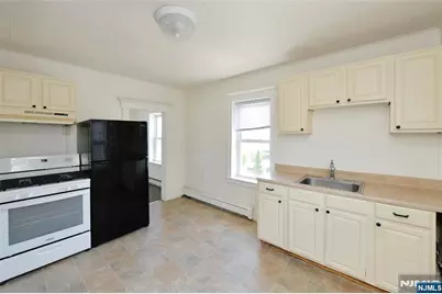 39 Lodi Street 2 #2, Hackensack, NJ 07601 - Photo 2