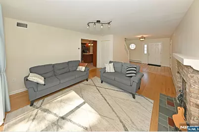 570 Oak Avenue, Maywood, NJ 07607 - Photo 10