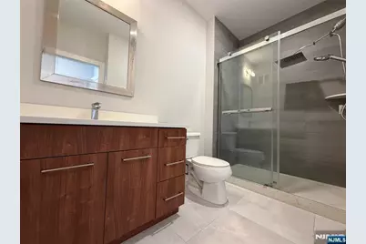 2150 N Central Road 306 #306, Fort Lee, NJ 07024 - Photo 8