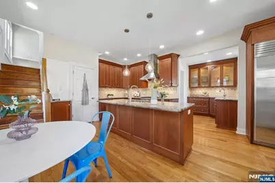 215 Inwood Avenue, Montclair, NJ 07043 - Photo 22