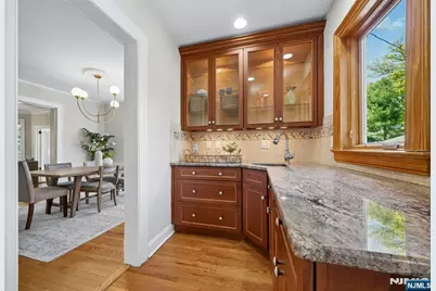 215 Inwood Avenue, Montclair, NJ 07043 - Photo 20