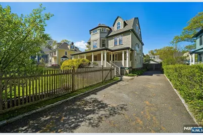 215 Inwood Avenue, Montclair, NJ 07043 - Photo 48