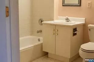 2009 Beatrice Ct, Mahwah, NJ 07430 - Photo 8