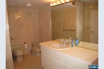 1512 Palisade Avenue 2R #2R, Fort Lee, NJ 07024 - Photo 12
