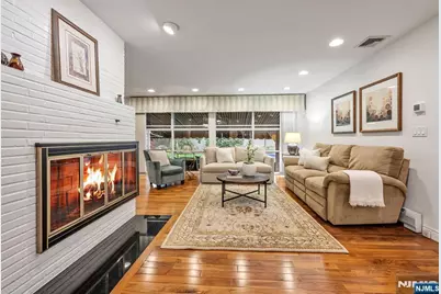 31 Sherwood Drive, Hillsdale, NJ 07642 - Photo 8