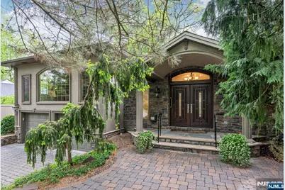 31 Sherwood Drive, Hillsdale, NJ 07642 - Photo 2