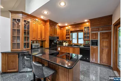 31 Sherwood Drive, Hillsdale, NJ 07642 - Photo 14