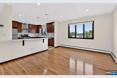 97 Sipp Avenue 2 #2, Clifton, NJ 07013 - Photo 4