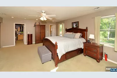 65 Clover Court, New Milford, NJ 07646 - Photo 12