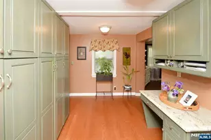 65 Clover Ct, New Milford, NJ 07646 - Photo 10