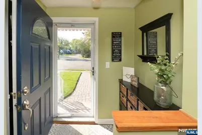 65 Clover Court, New Milford, NJ 07646 - Photo 2