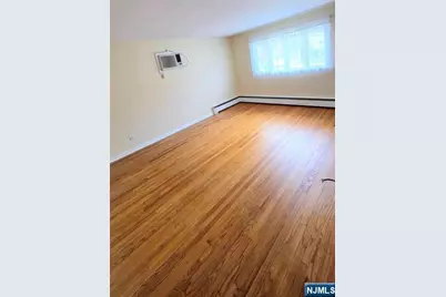 648 Milton Avenue 1st Floor #1st floor, Lyndhurst Township, NJ 07071 - Photo 18