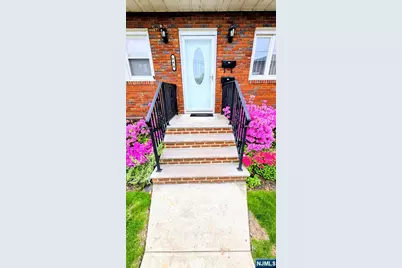 648 Milton Avenue 1st Floor #1st floor, Lyndhurst Township, NJ 07071 - Photo 4