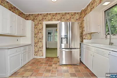 388 Allaire Avenue, Leonia, NJ 07605 - Photo 14
