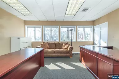 435-437 Hollywood Avenue 8 #8, Fairfield, NJ 07004 - Photo 2