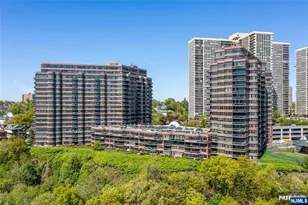 100 Carlyle Dr Vp6, Cliffside Park, NJ 07010 - Photo 2