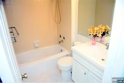 3801 Mark Twain Way, Mahwah, NJ 07430 - Photo 4