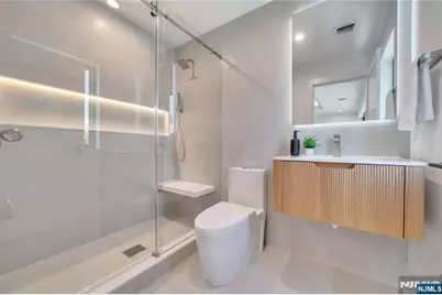 1077 Abbott Boulevard, Fort Lee, NJ 07024 - Photo 34