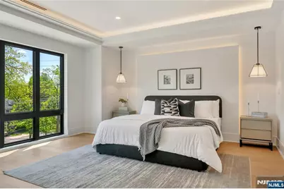 1077 Abbott Boulevard, Fort Lee, NJ 07024 - Photo 26