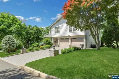 38 Ash Street, Englewood Cliffs, NJ 07632 - Photo 2
