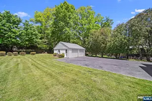 35 Mulder Ln, Midland Park, NJ 07432 - Photo 14