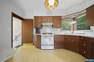 35 Mulder Ln, Midland Park, NJ 07432 - Photo 8