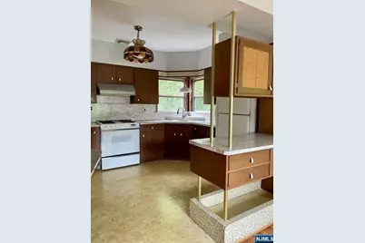 35 Mulder Lane, Midland Park, NJ 07432 - Photo 4