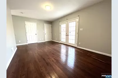 25 Wallis Avenue, Jersey City, NJ 07306 - Photo 10